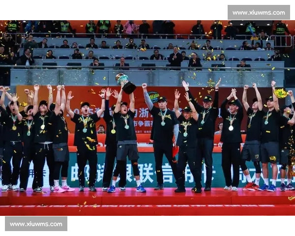 泪目！老将坚持20年，终于捧起梦想中的冠军奖杯！